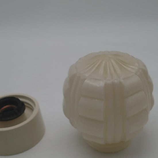 thabur lamp, art deco nouveau, french deco lamp, René Lalique, Le Corbusier, Chrysler new york, bauhaus, toilet light, toilet lamp, hallway lamp, ceiling lamp, bathroom lamp, leerdam glass