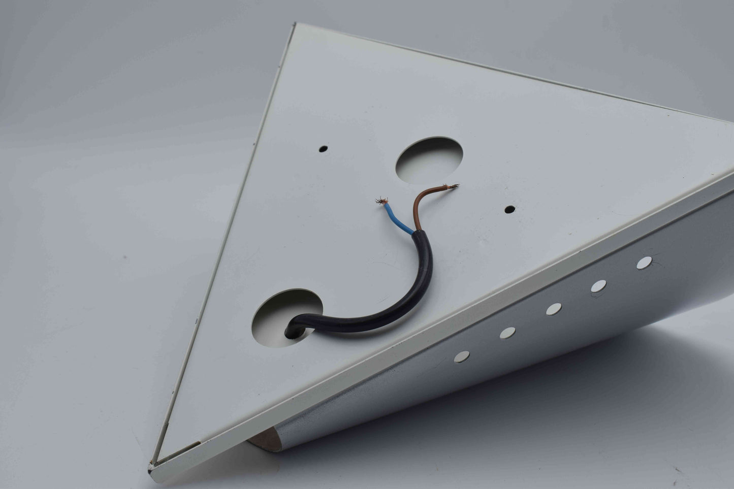 sterrenregen raak, raak amsterdam, light architects, silver sconces, designer lamp, midcentury modern, ikea vintage, Raak model c9999, gray wall lamp, 1970s lamp raak, design lamp gray, Magistretti aulenti, starck bellini