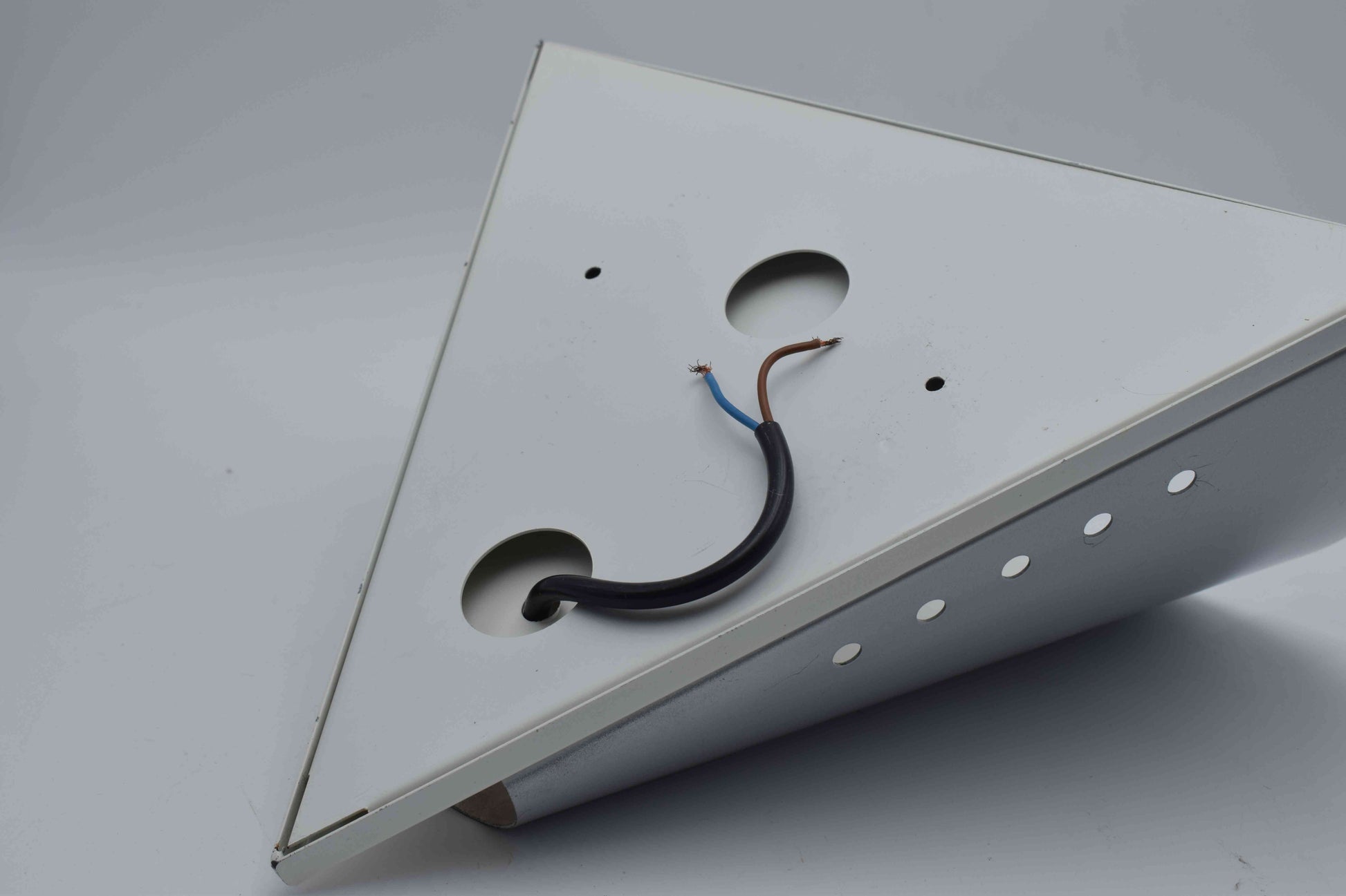 sterrenregen raak, raak amsterdam, light architects, silver sconces, designer lamp, midcentury modern, ikea vintage, Raak model c9999, gray wall lamp, 1970s lamp raak, design lamp gray, Magistretti aulenti, starck bellini