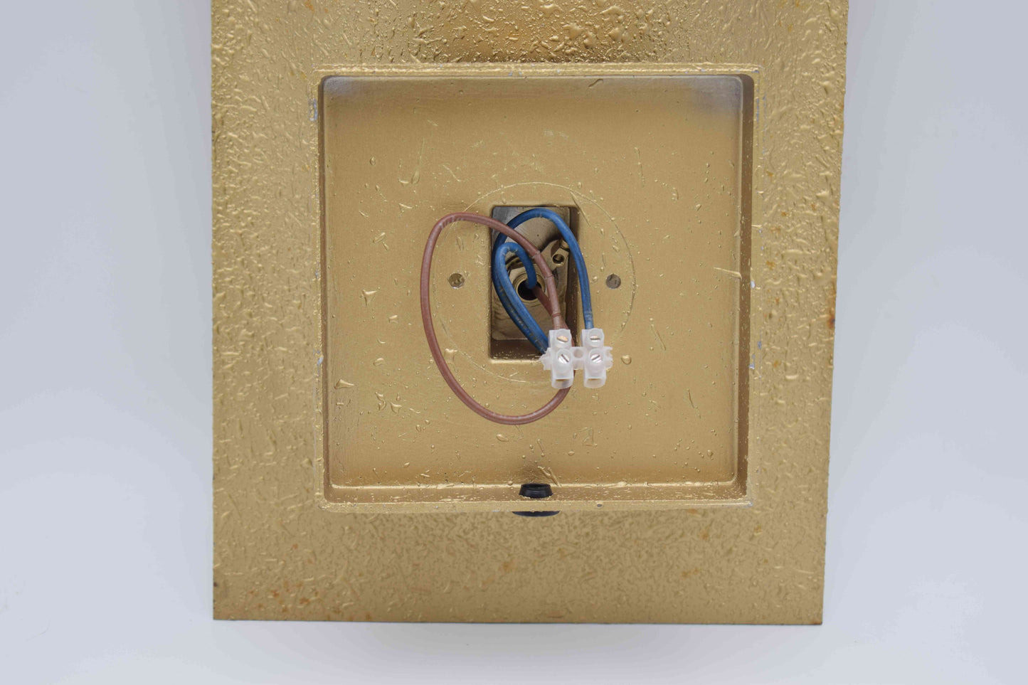 bertrand balas, Le Corbusier, raak wall lamp, raak model c-1550, golden wall lamp, brass sconce, brutalist lamp, sottsass colombo, hammerborg jacobsen, hall bedroom lamp, mid century modern, 1960 lamp, dutch danish design