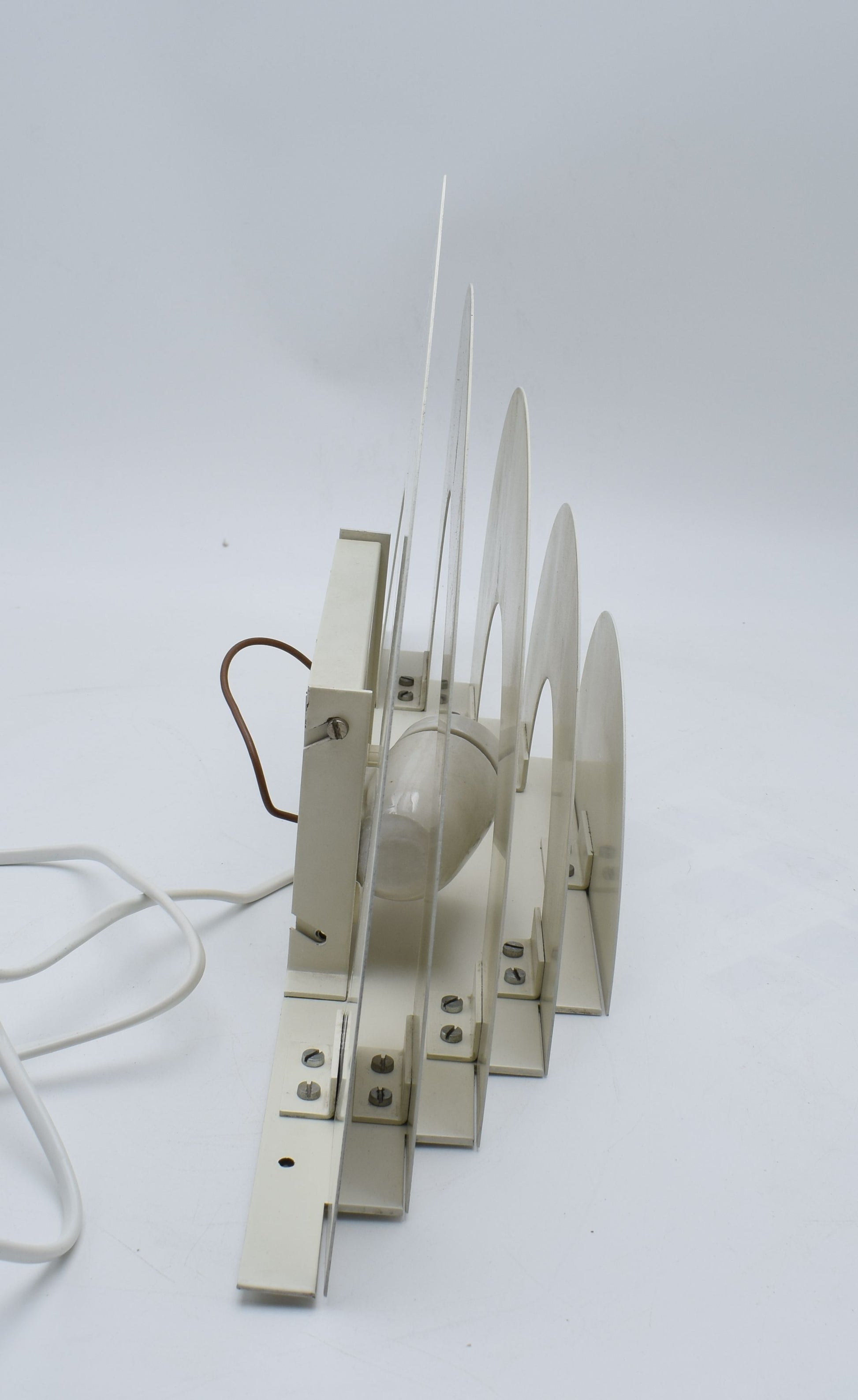 raak meander c1615, raak wall lamp, dutch design, 1970s 1960s lamp, white wall lamp, danish design lamp, poulsen lamp, jakobsson lamp, martha stewart, top best design, soho art deco, Philippe Starck, Joanna Gaines