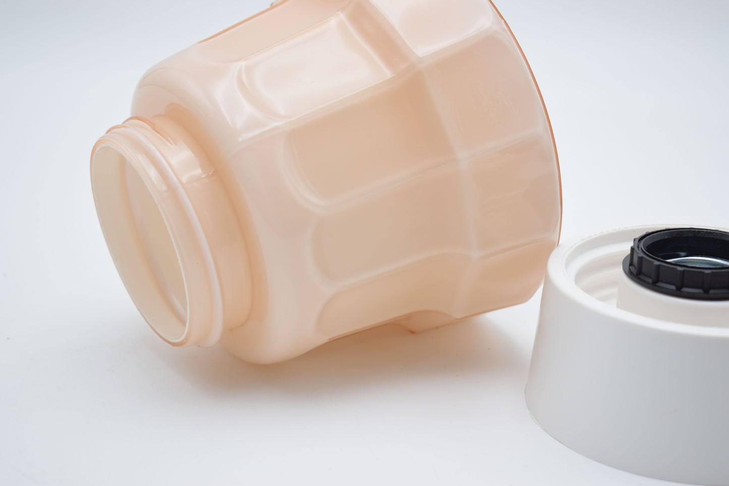 thabur lamp, art deco nouveau, french deco lamp, dutch glass, René Lalique, Le Corbusier, Jean Dunand, Sonia Delaunay, Chrysler new york, bauhaus, toilet light, The Great Gatsby