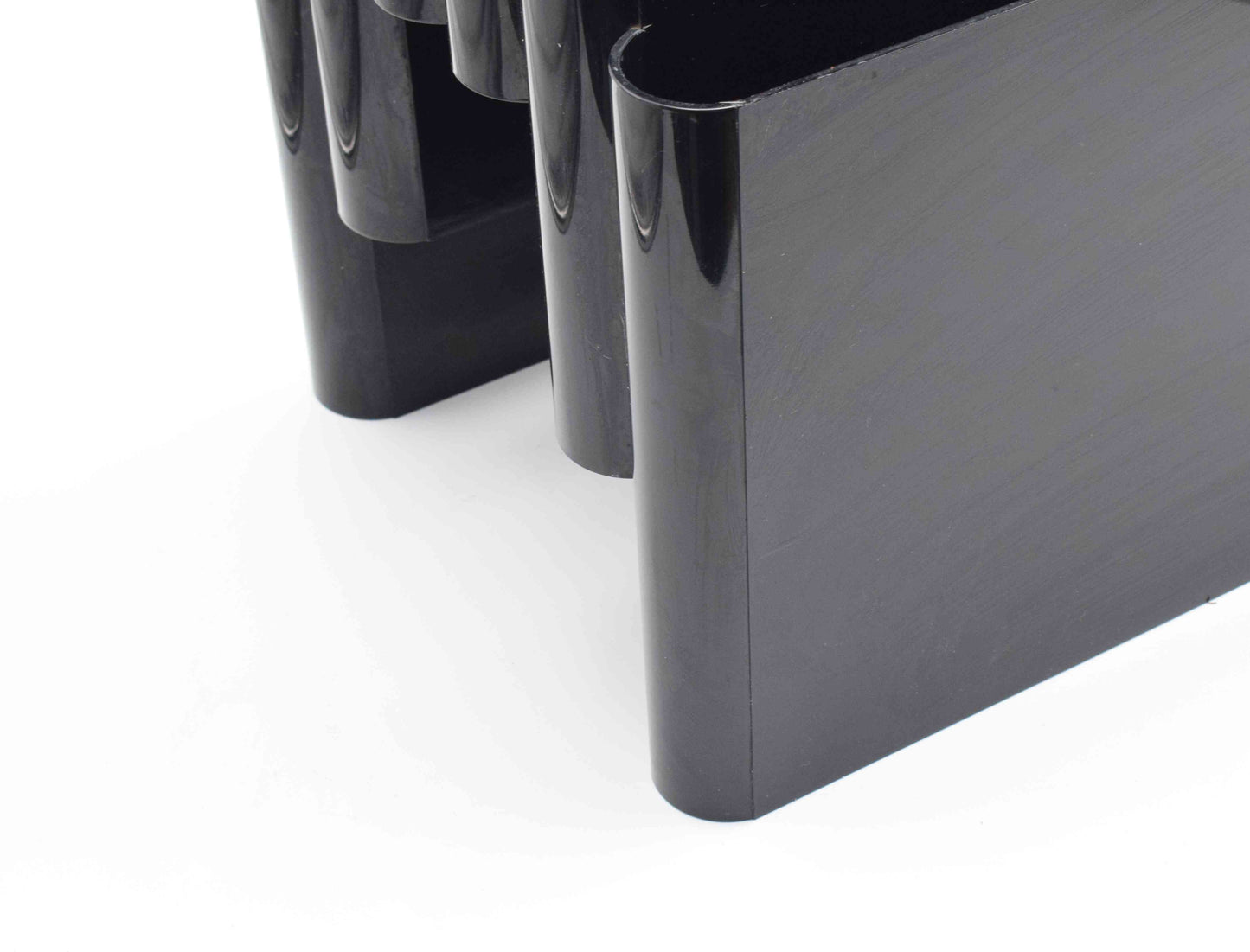 kartell magazine rack