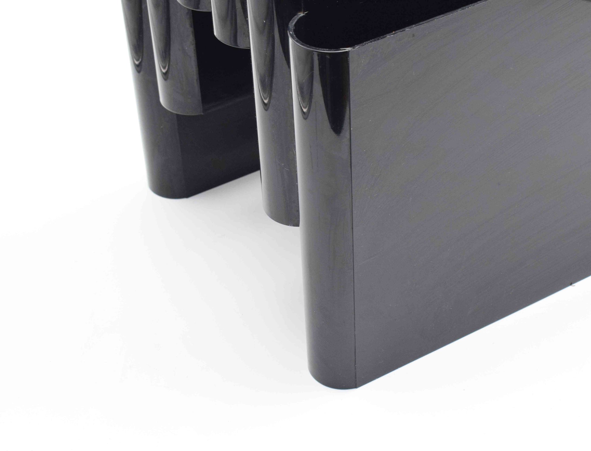 kartell magazine rack