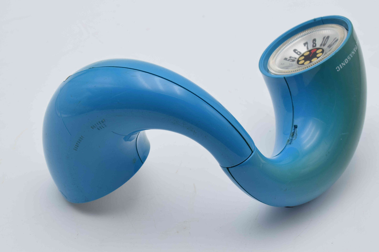 Red radio panasonic, toot a loop, red retro radio, panapet, japan radio, design radio, walkman, mp3 player, iphone, verner panton era, space age radio, special gift, national panasonic