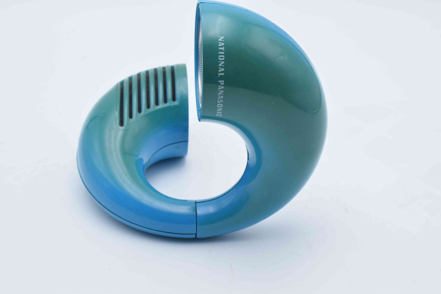 Red radio panasonic, toot a loop, red retro radio, panapet, japan radio, design radio, walkman, mp3 player, iphone, verner panton era, space age radio, special gift, national panasonic