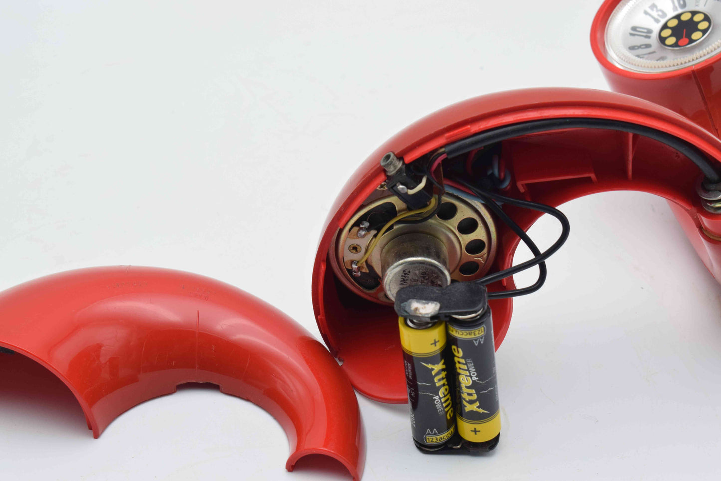 Toot-a-Loop panasonic Red plastic AM-transistor wrist-radio R-72