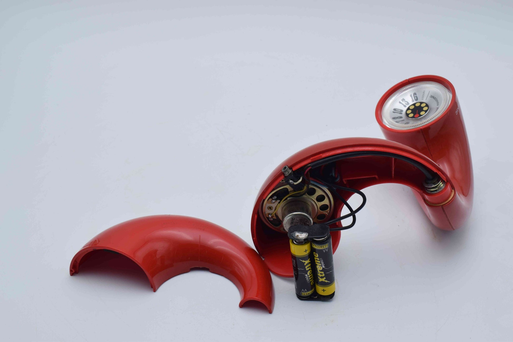 Toot-a-Loop panasonic Red plastic AM-transistor wrist-radio R-72