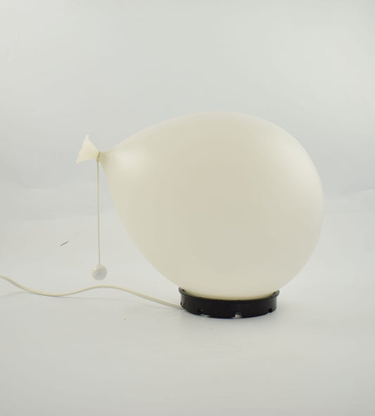 Witte yves christin medium design ballonlamp van Bilumen