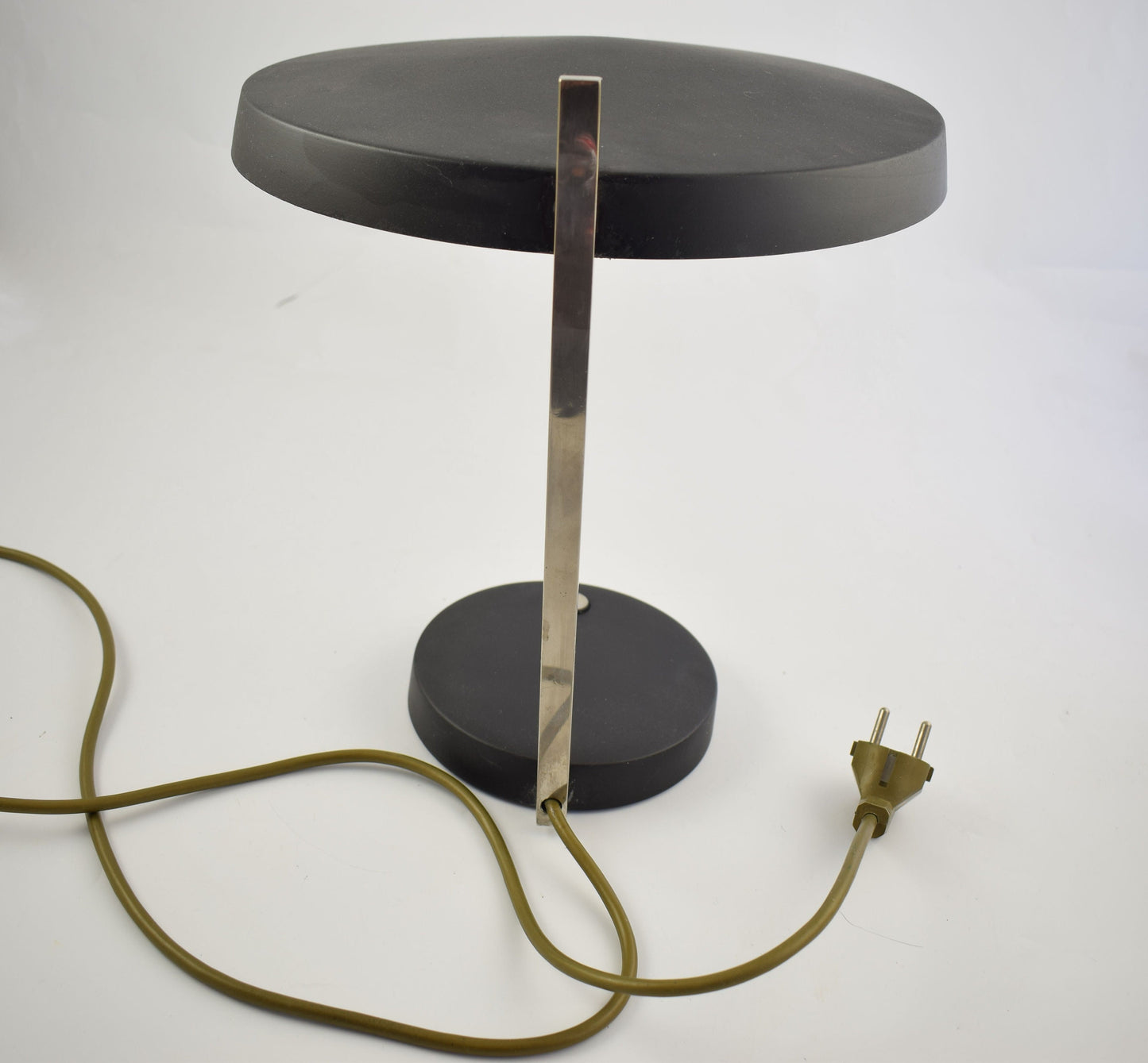 Hillebrand leuchten tafellamp Oslo, zwarte bureaulamp ontworpen door Heinz Pfaender 1962.