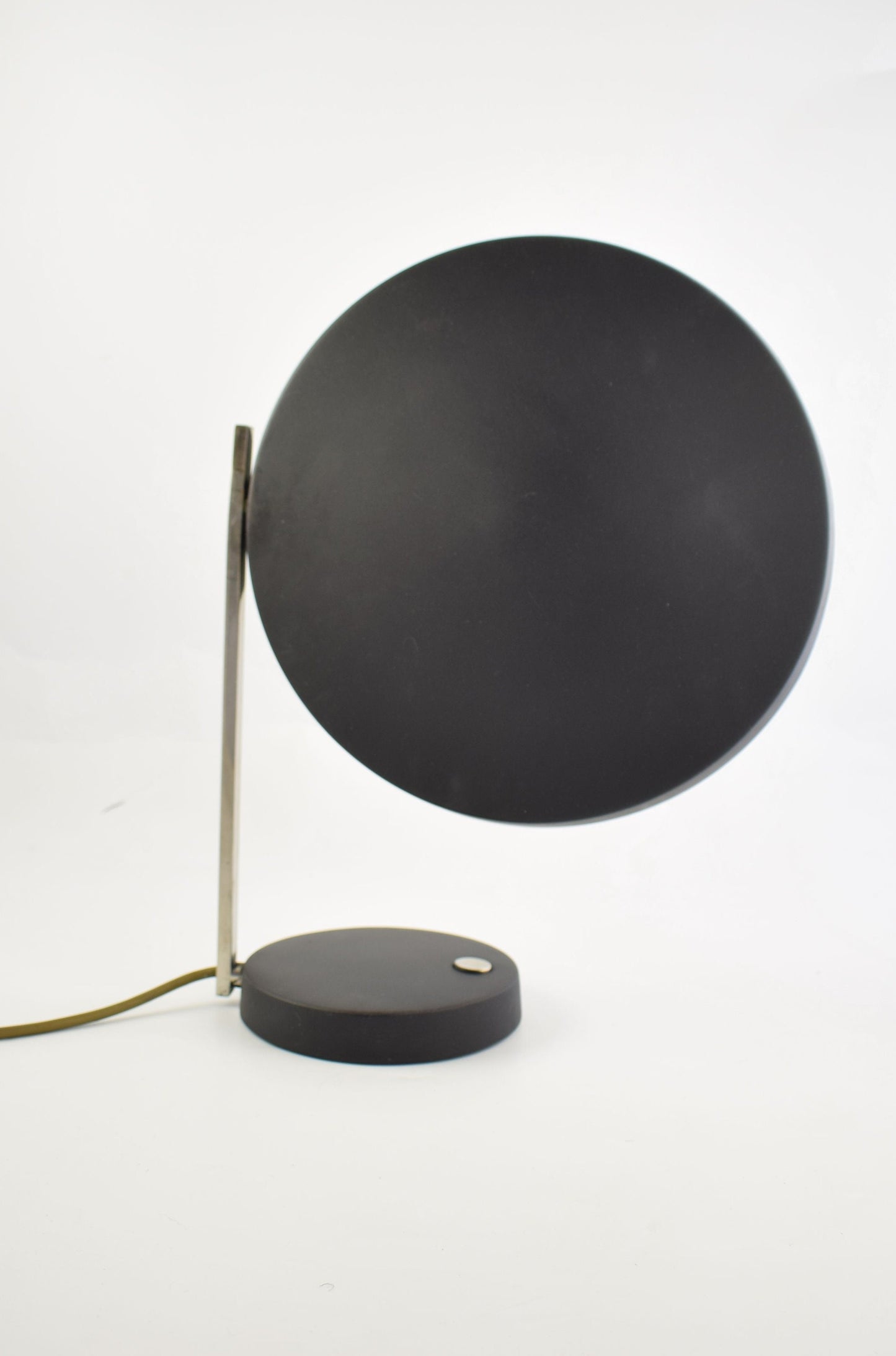 Lámpara de mesa Hillebrand leuchten Oslo, lámpara de escritorio negra diseñada por Heinz Pfaender 1962.