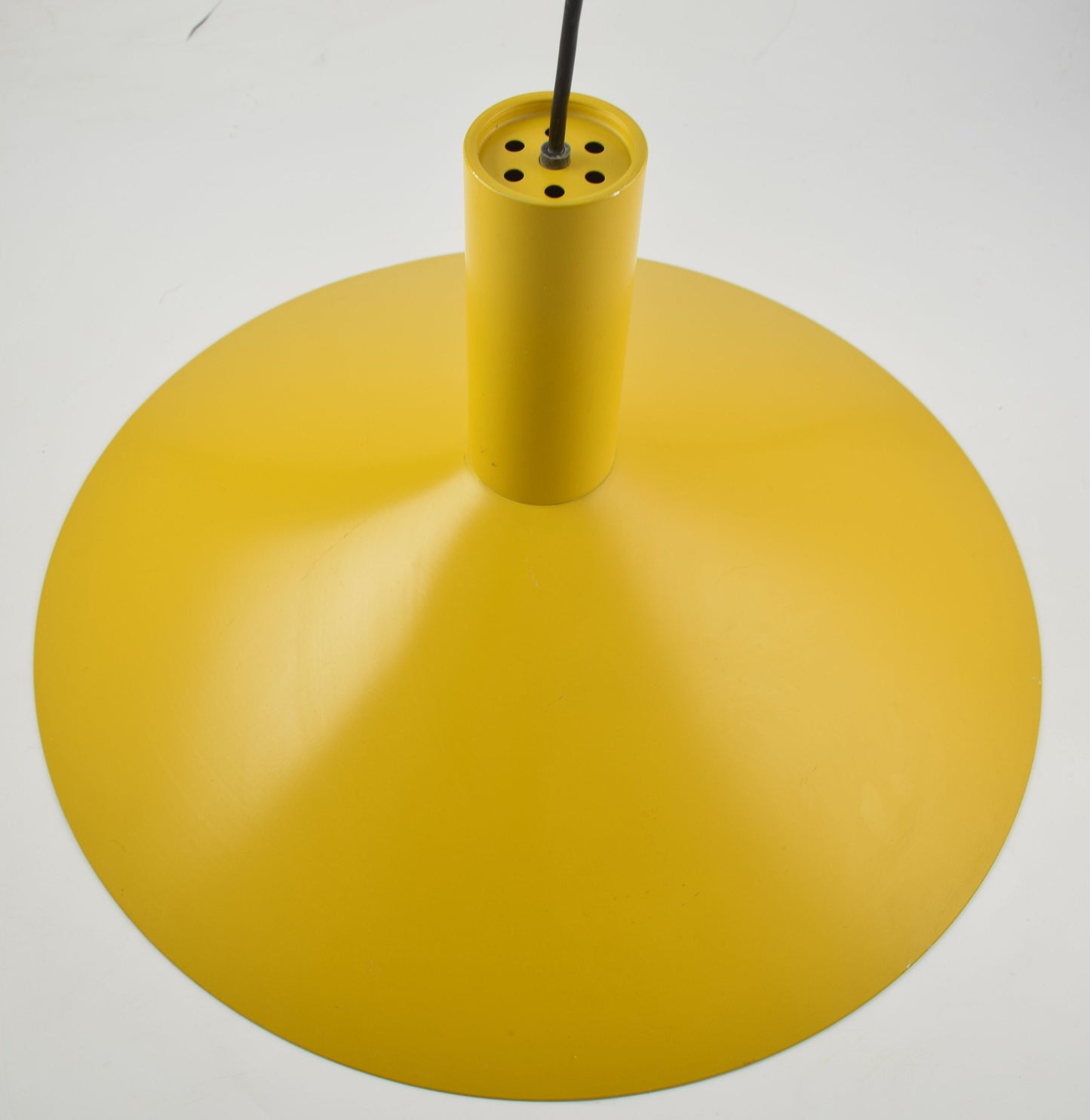 Fog en Morup Formel 3 gele hanglamp ontworpen door Hans Due, Denemarken 1975.