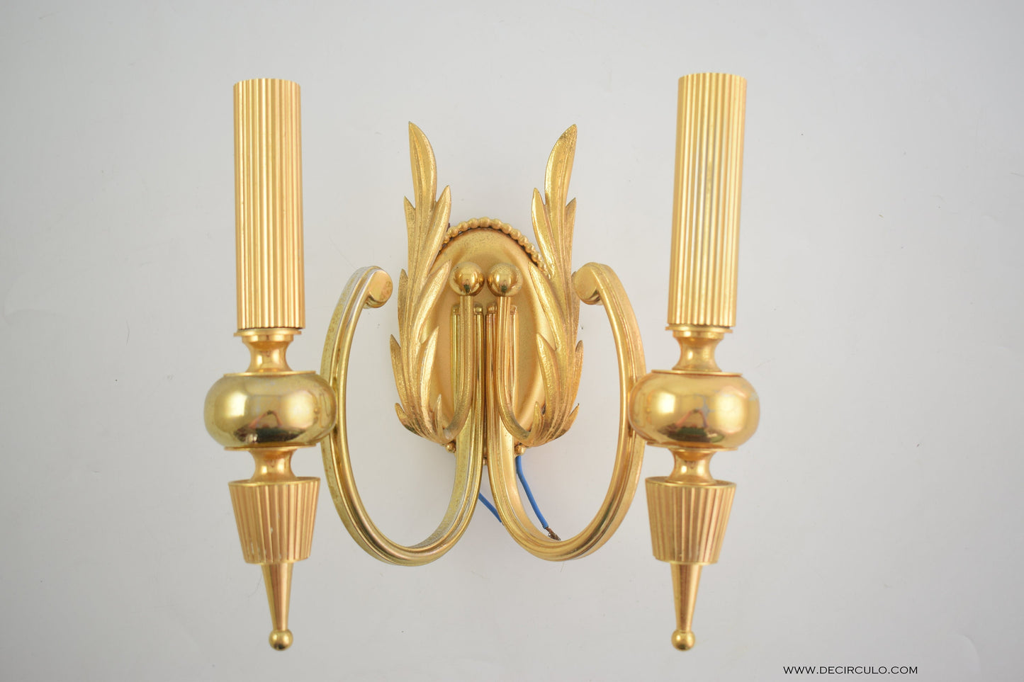 Sciolari hermoso aplique de latón chapado en oro estilo regencia de Hollywood de Gaetano Sciolari
