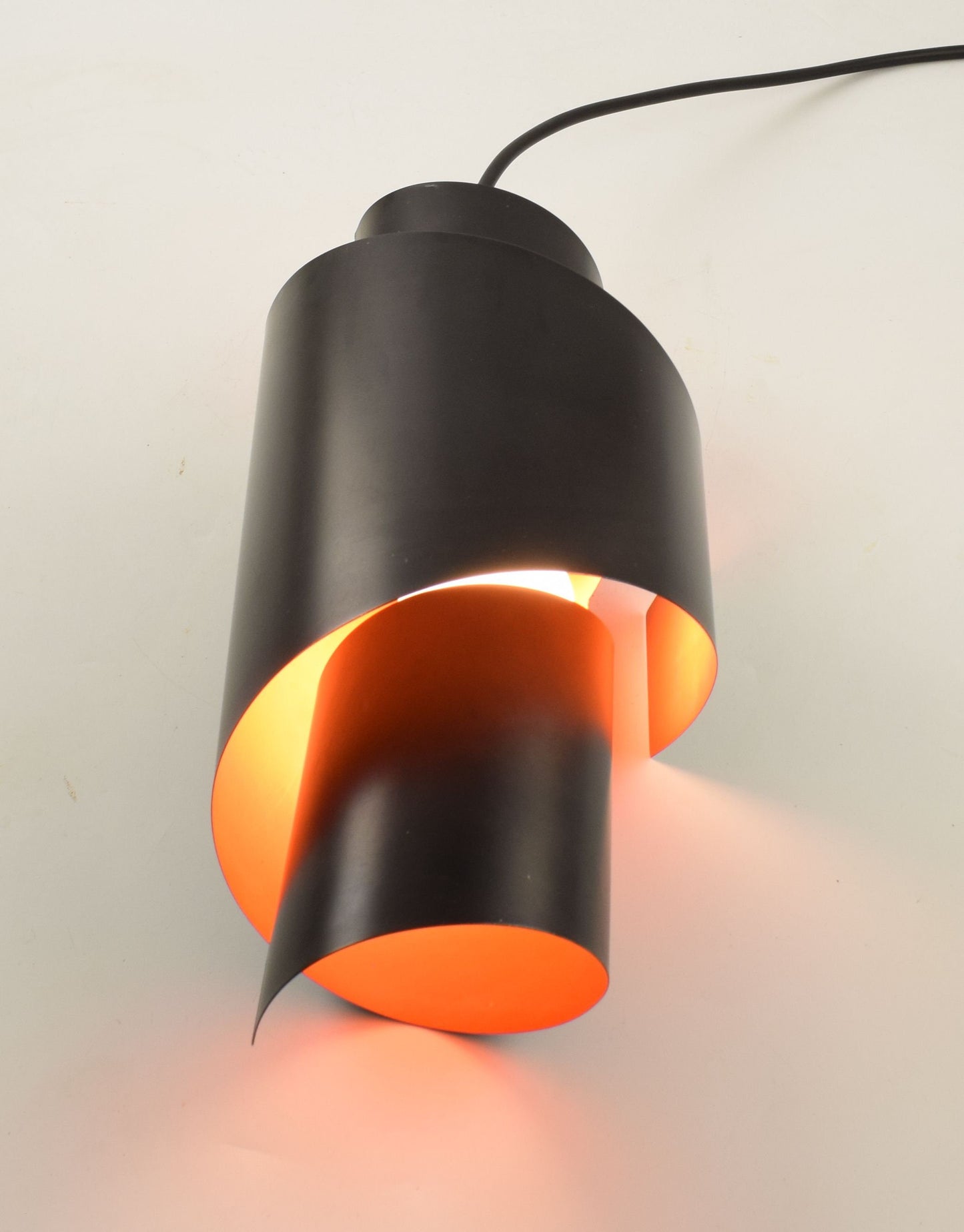 LYFA SWIRL de Simon Henningsen lámpara colgante de diseño danés negra