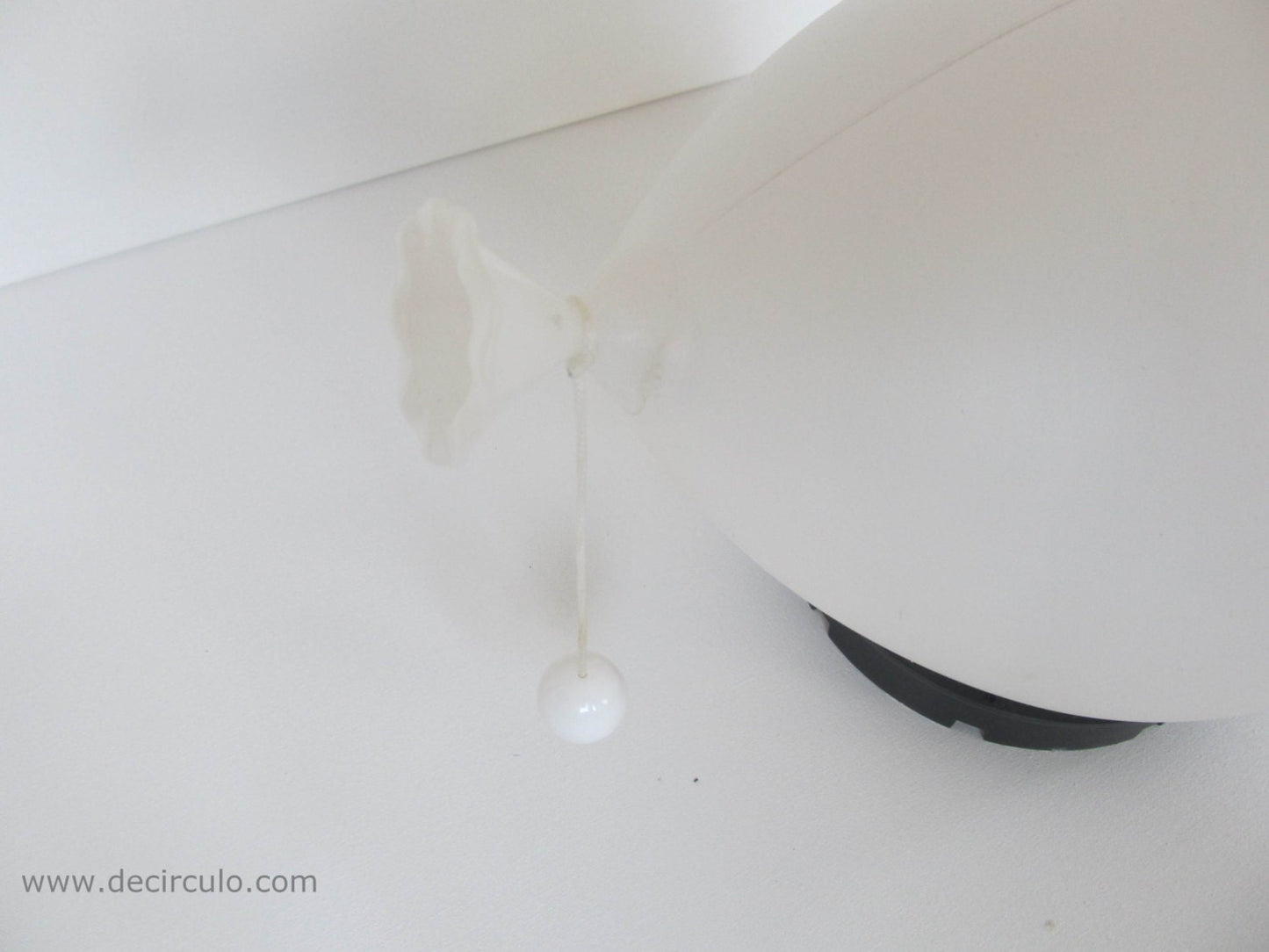 Lámpara globo de mesa o pared diseñada por Yves Christin, versión más pequeña en blanco